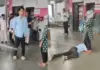 Mumbai Viral Video: Lover, None Like Him! Boy Falls Flat On Girlfriend’s Feet on Railway Station, Clip Sparks Massive Debate Mumbai -Viral- Video