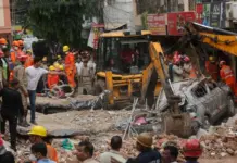 Satya Niketan Building Collapse: Watch Heart-Stopping CCTV Moment When the Building Suddenly Came Down in a Massive Cloud of Dust, Death & Chaos All Around! Satya- Niketan- Building- Collapse